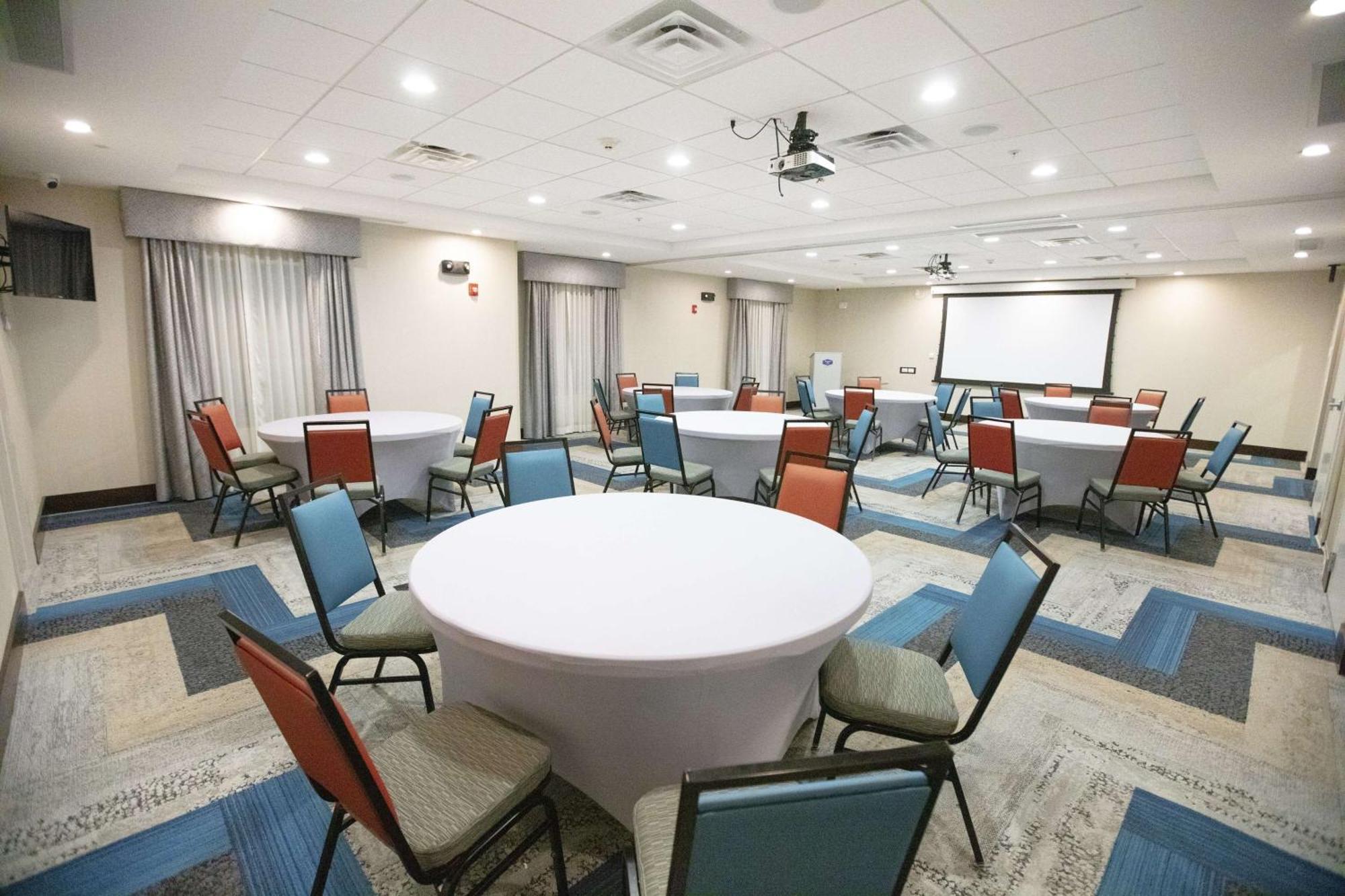 Hampton Inn Toledo Oregon Bagian luar foto